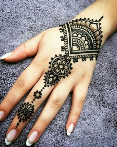 Henna Art by Sadhana